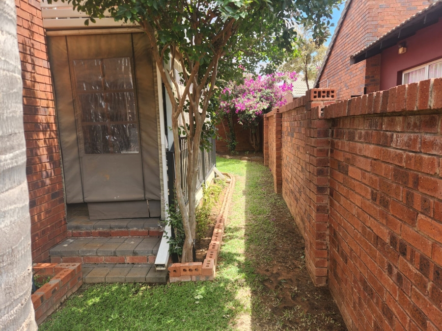 To Let 3 Bedroom Property for Rent in Pentagon Park Free State